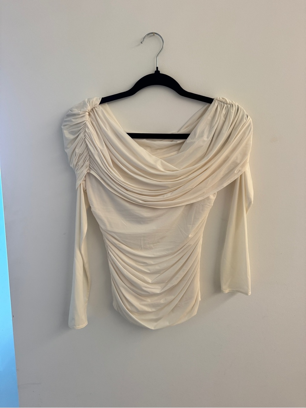 Abercrombie & Fitch Draped Off-Shoulder Long Sleeve Top - Cream
